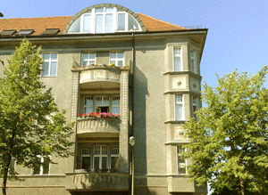 Außenansicht der Hotel-Pension Enzian